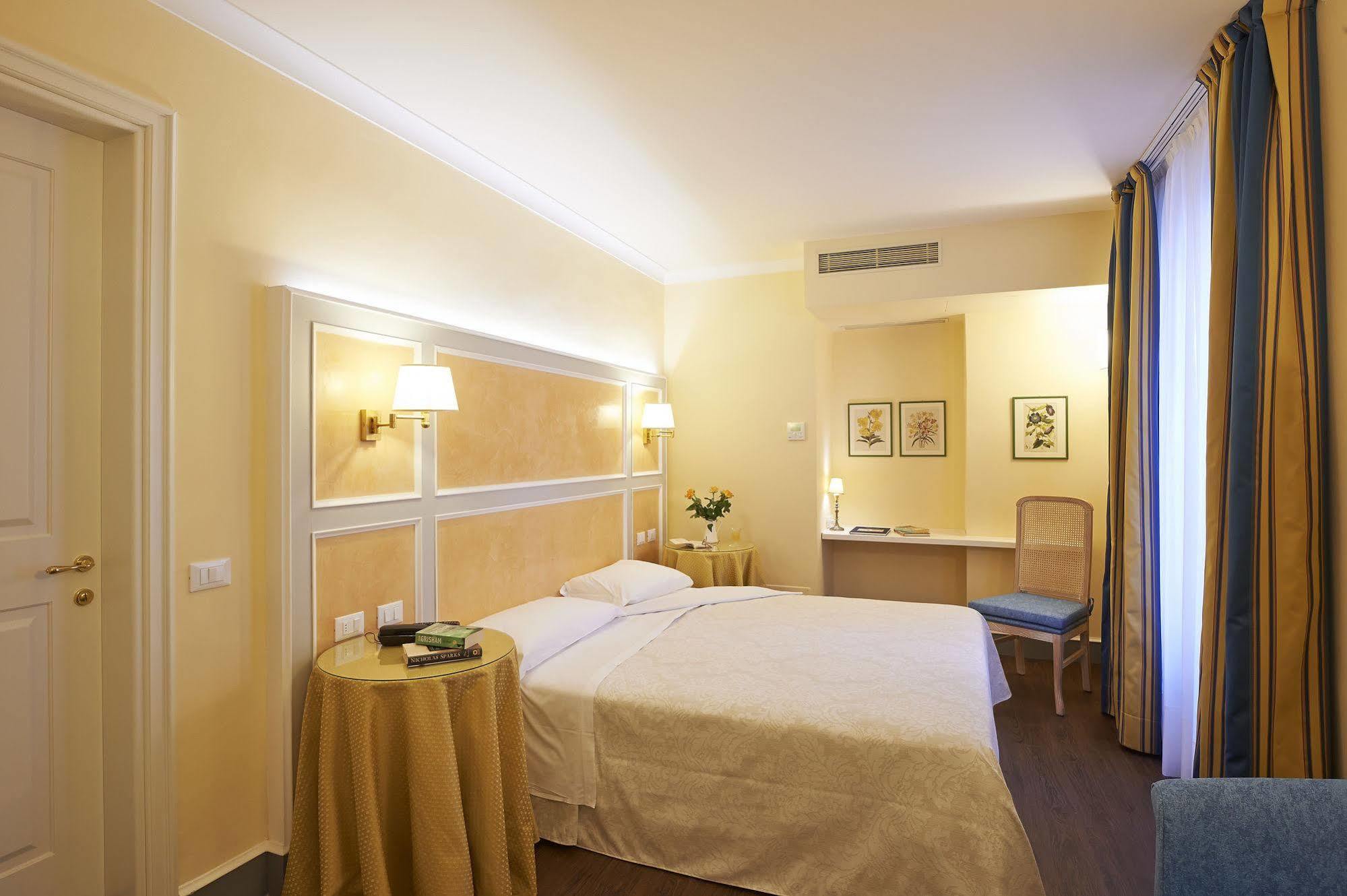 Hotel Firenze Capitale Bagian luar foto